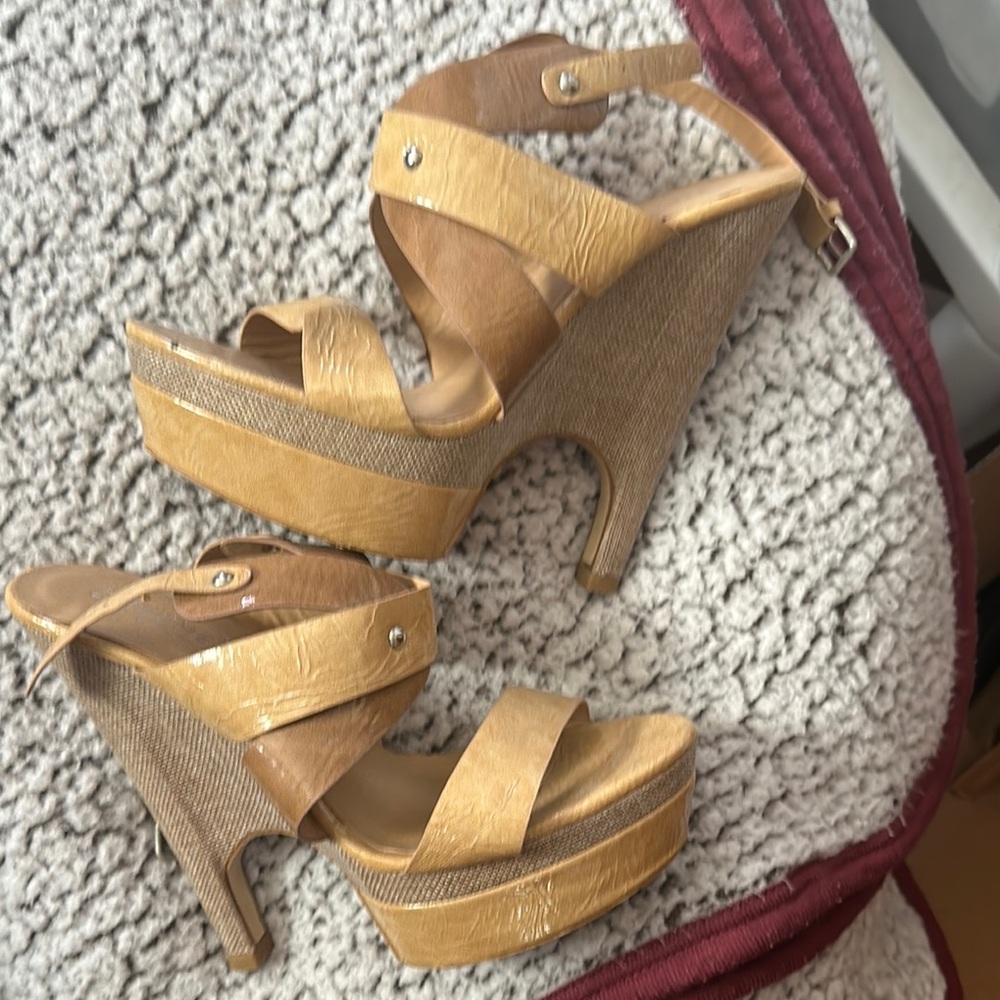 Stylish Tan Wedge Sandals